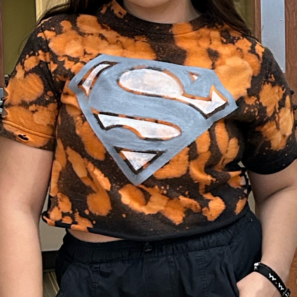 Superman “Man of Steel” Crop Tee ♻️